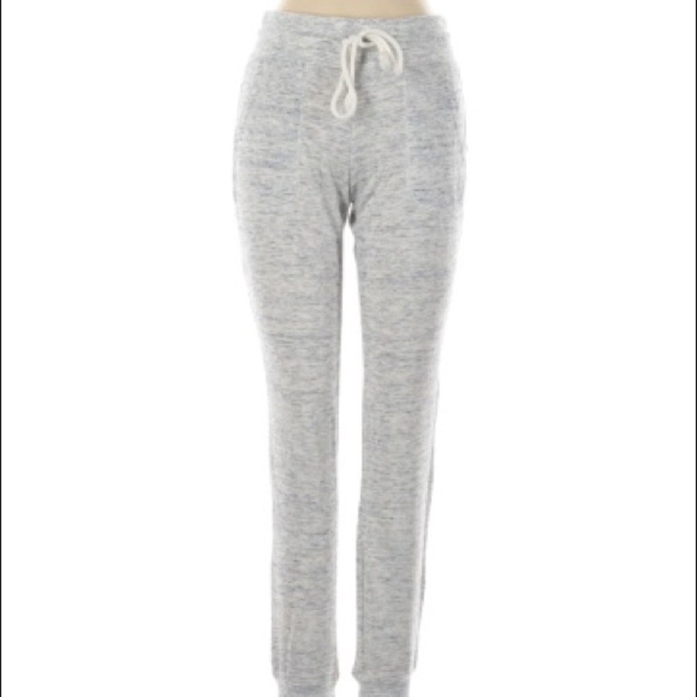 CLASSIC GREY/WHITE SWEATPANTS !! WORN ONCE!